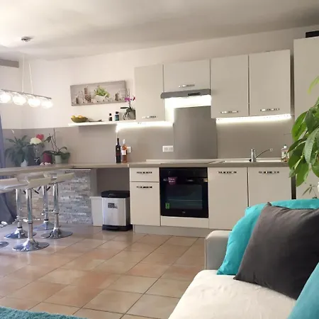 Avenue De Verdun Apartment *